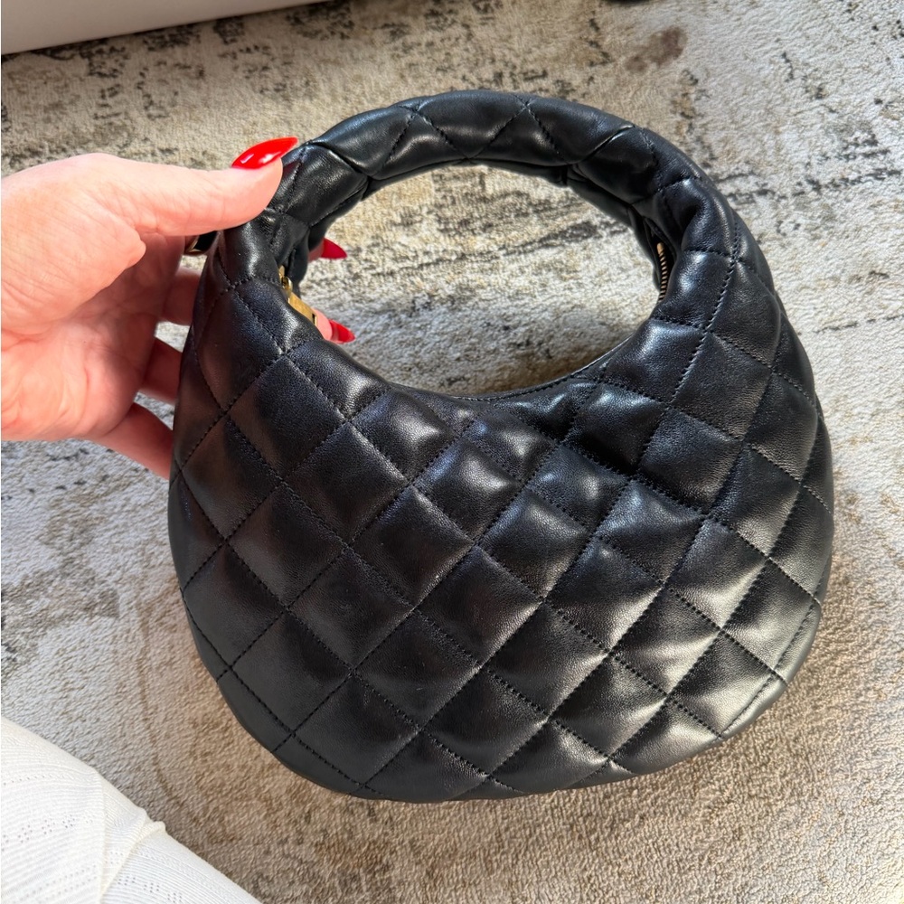Saint Laurent Black Quilted Icarino Bag - Picture 5 of 8